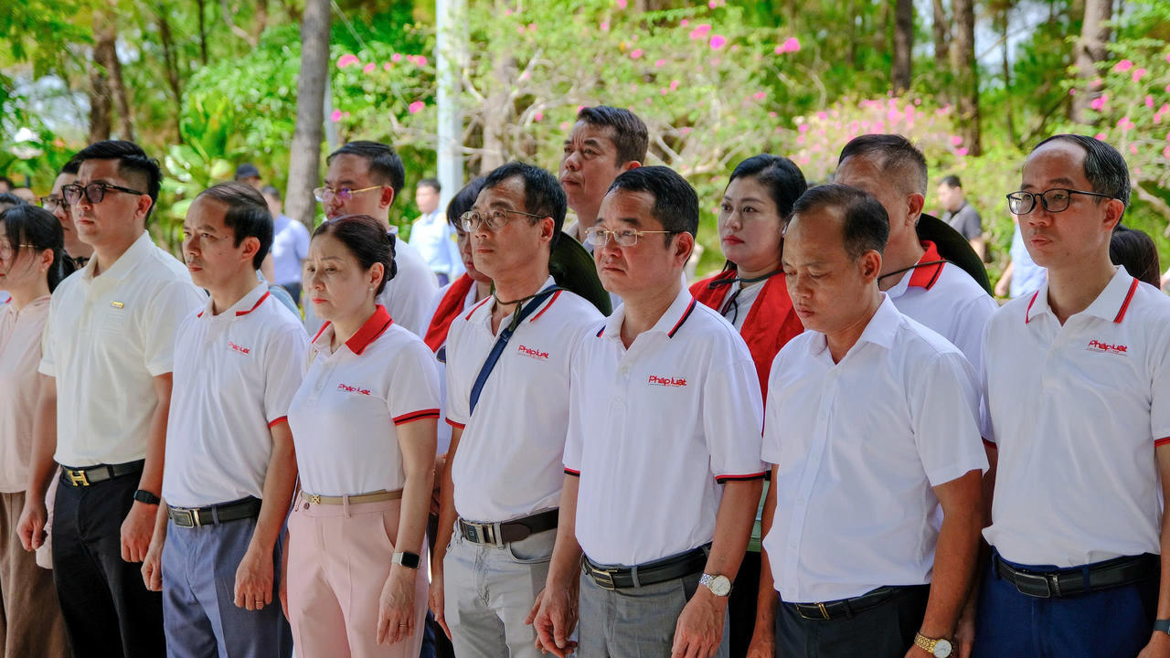 Báo Pháp luật Việt Nam tổ chức hành trình “Bồi đắp tâm hồn, tri ân tháng 7 miền Trung” lần thứ 19