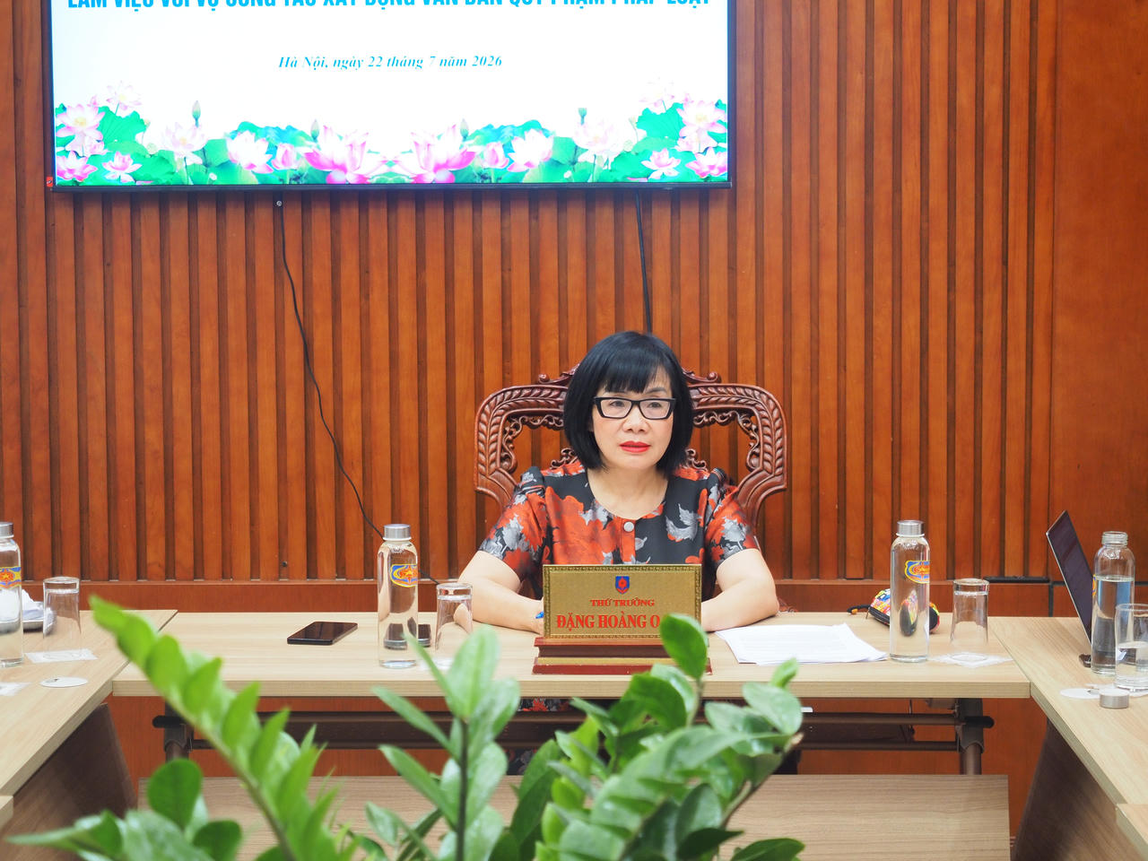Thứ trưởng Đặng Ho&agrave;ng Oanh kết luận buổi l&agrave;m việc.