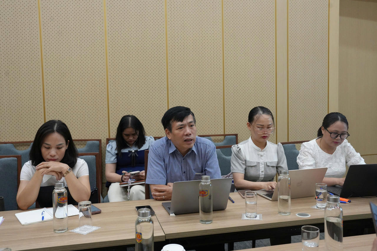 TS Ho&agrave;ng Xu&acirc;n Ch&acirc;u, Ph&oacute; Hiệu trưởng Trường Đại học Luật H&agrave; Nội n&ecirc;u &yacute; kiến thẩm định.