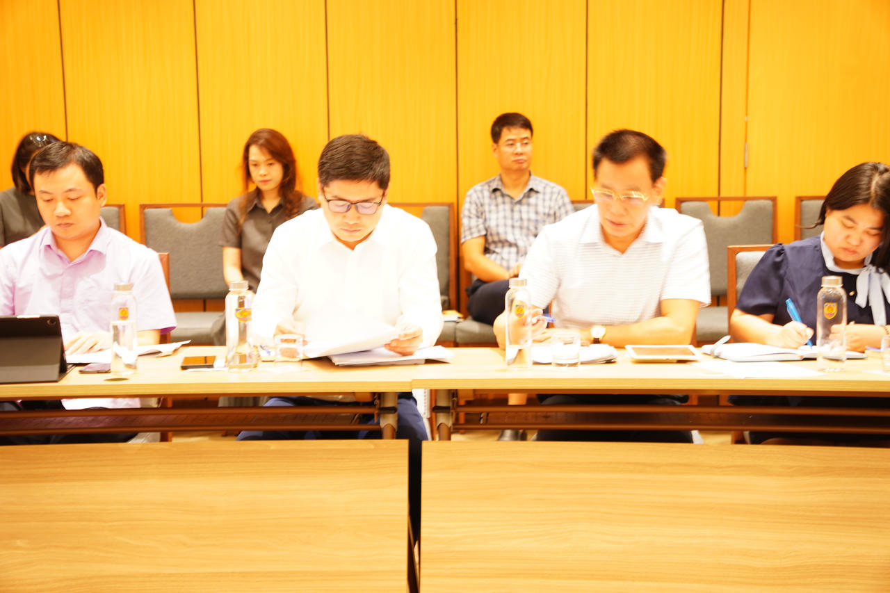 C&aacute;c địa biểu tại cuộc họp.