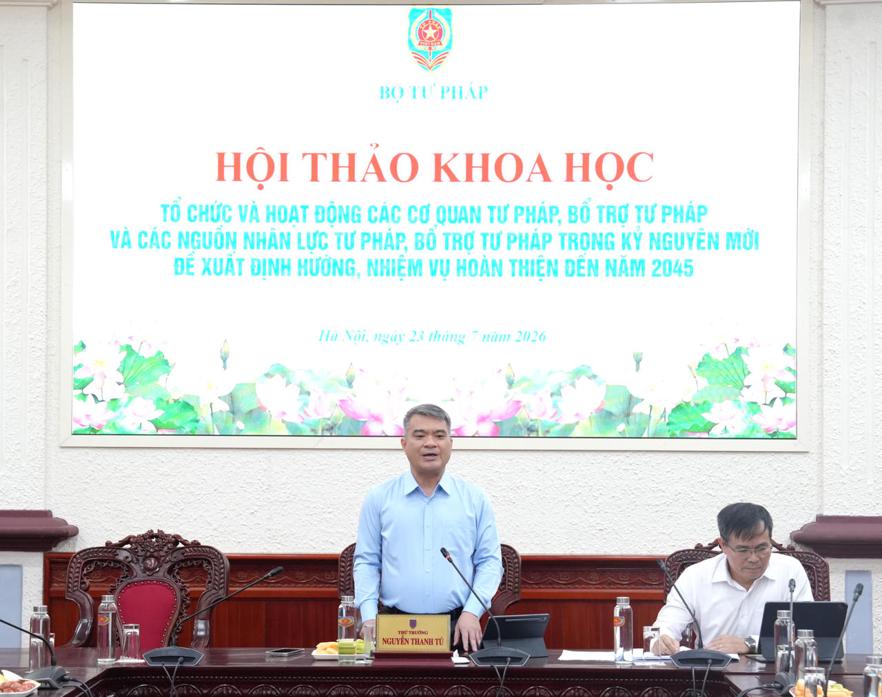 Thứ trưởng Bộ Tư ph&aacute;p Nguyễn Thanh T&uacute; ph&aacute;t biểu khai mạc