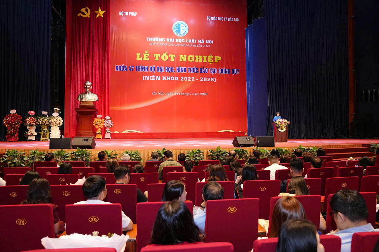 Thứ trưởng Đặng Ho&agrave;ng Oanh ph&aacute;t biểu tại buổi lễ.