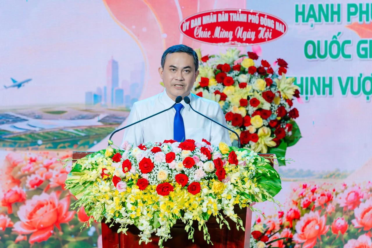 Ph&oacute; Chủ tịch UBND th&agrave;nh phố Đồng Nai L&ecirc; Trường Sơn ph&aacute;t biểu ch&agrave;o mừng. Ảnh: Sở VHTTDL Đồng Nai