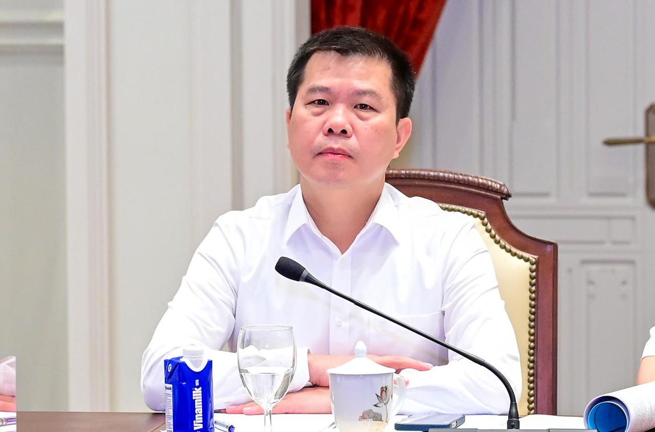 &Ocirc;ng L&ecirc; Thế Ph&uacute;c, Vụ trưởng Vụ Ph&aacute;p chế v&agrave; quản l&yacute; khoa học (T&ograve;a &aacute;n nh&acirc;n d&acirc;n tối cao)