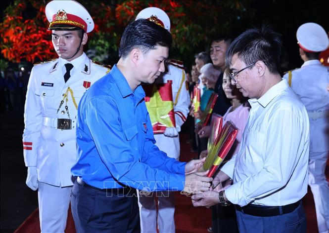 Ch&uacute; th&iacute;ch ảnh