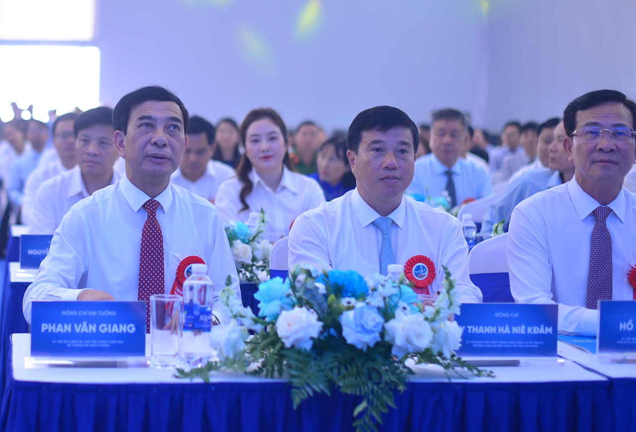Lần đầu tiên Việt Nam sản xuất thành công nhôm thỏi