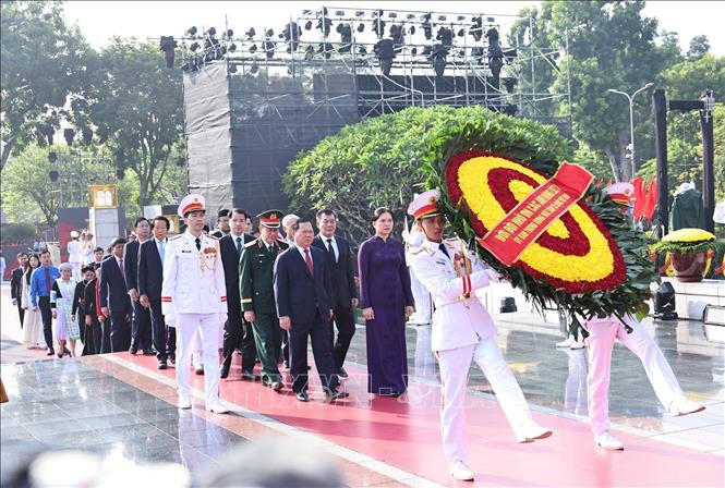 Ch&uacute; th&iacute;ch ảnh