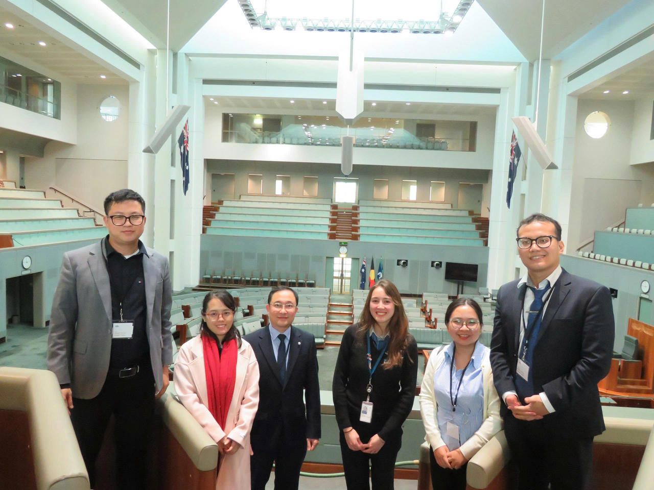 Nghi&ecirc;n cứu, học tập kinh nghiệm về phổ biến, gi&aacute;o dục ph&aacute;p luật tại Australia