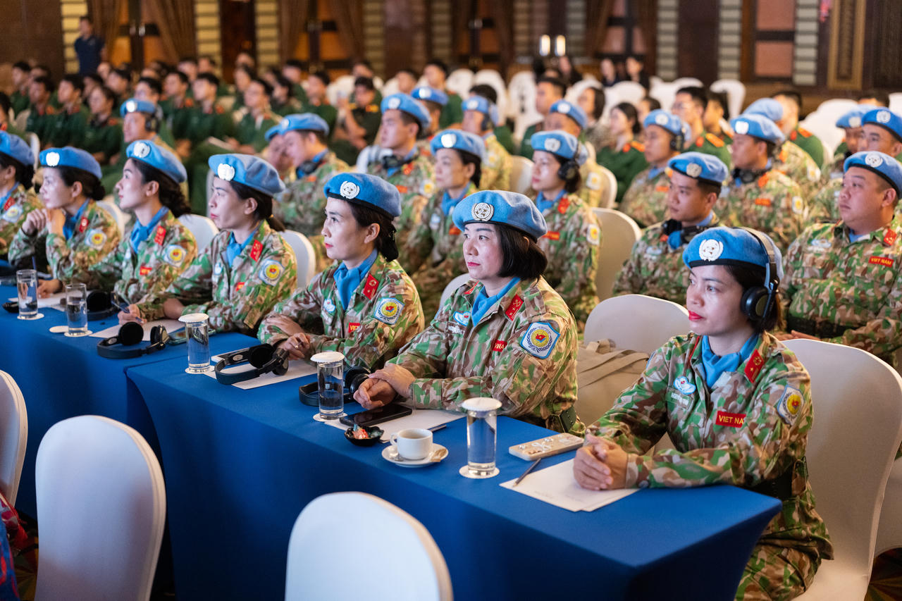 Việt Nam tăng cường năng lực g&igrave;n giữ h&ograve;a b&igrave;nh, lấy con người l&agrave;m trung t&acirc;m trong kỷ nguy&ecirc;n AI