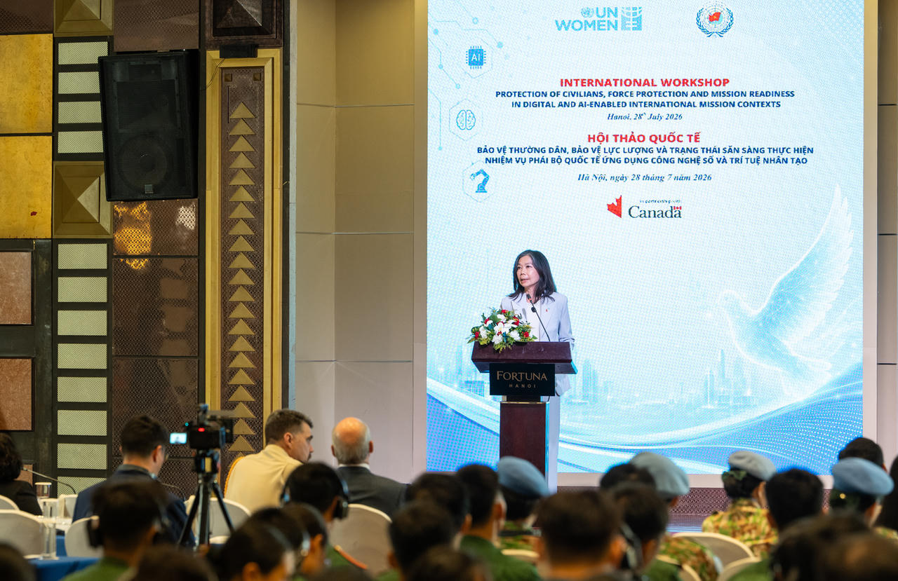 B&agrave; Pauline Tamesis, Điều phối vi&ecirc;n thường tr&uacute; Li&ecirc;n Hợp Quốc tại Việt Nam, ph&aacute;t biểu.