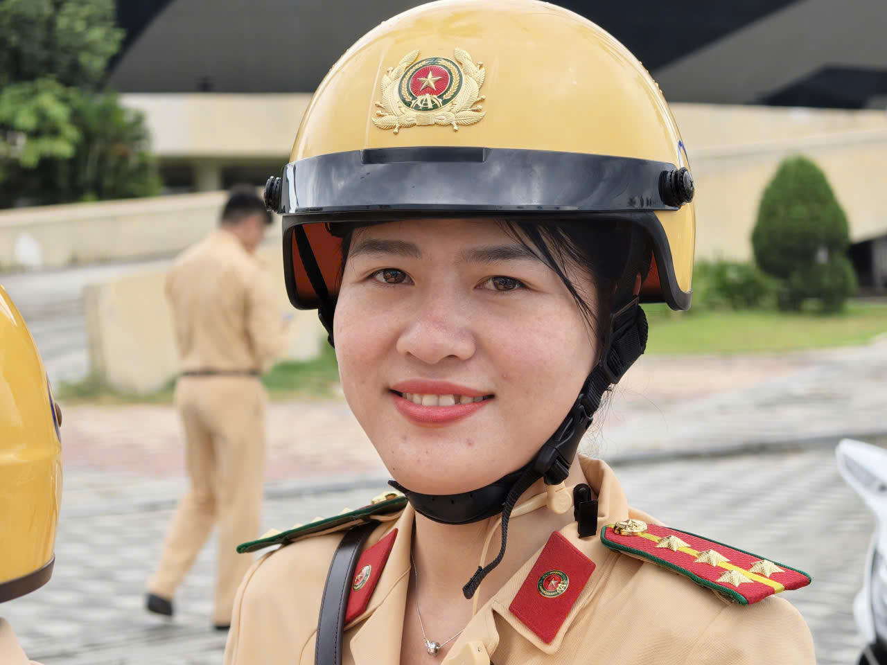 C&aacute;n bộ, chiến sĩ nữ cũng lần đầu tranh t&agrave;i ở nội dung vượt vật cản (ảnh V&acirc;n Anh)