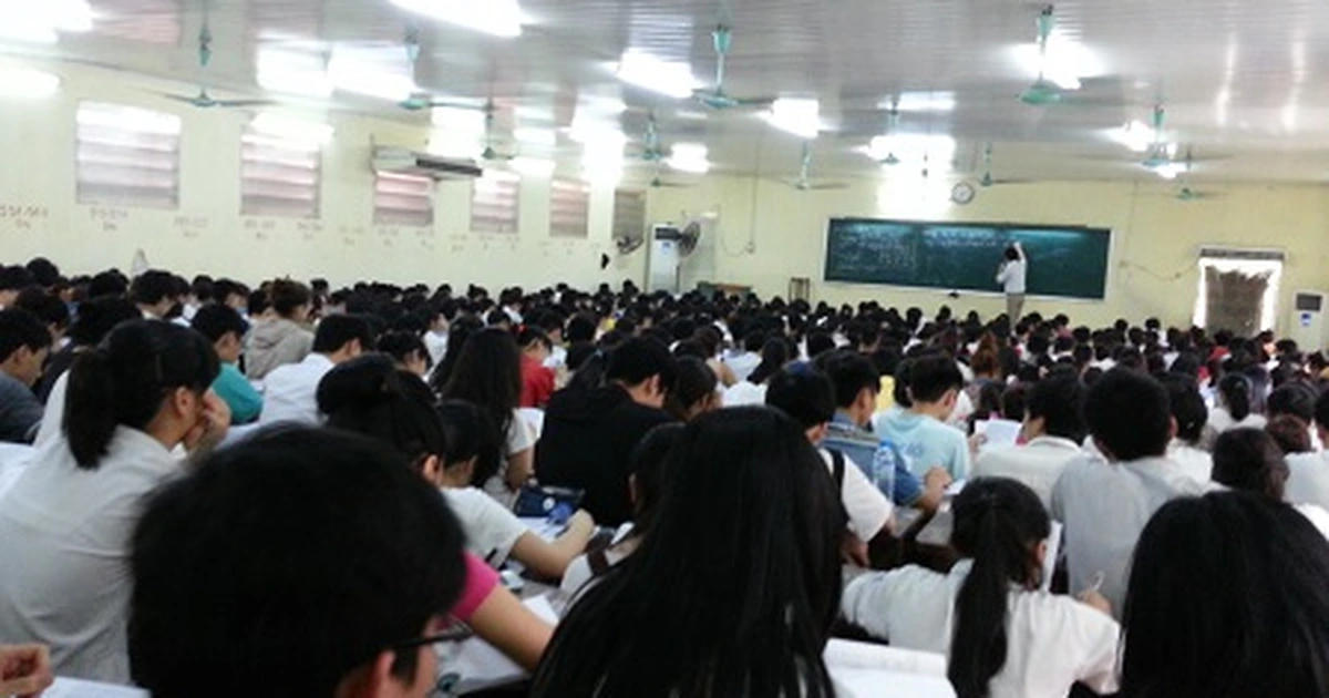 Những lớp luyện thi chen cứng th&iacute; sinh trước thời kỳ thi 'hai trong một' (Ảnh minh họa: MOET)
