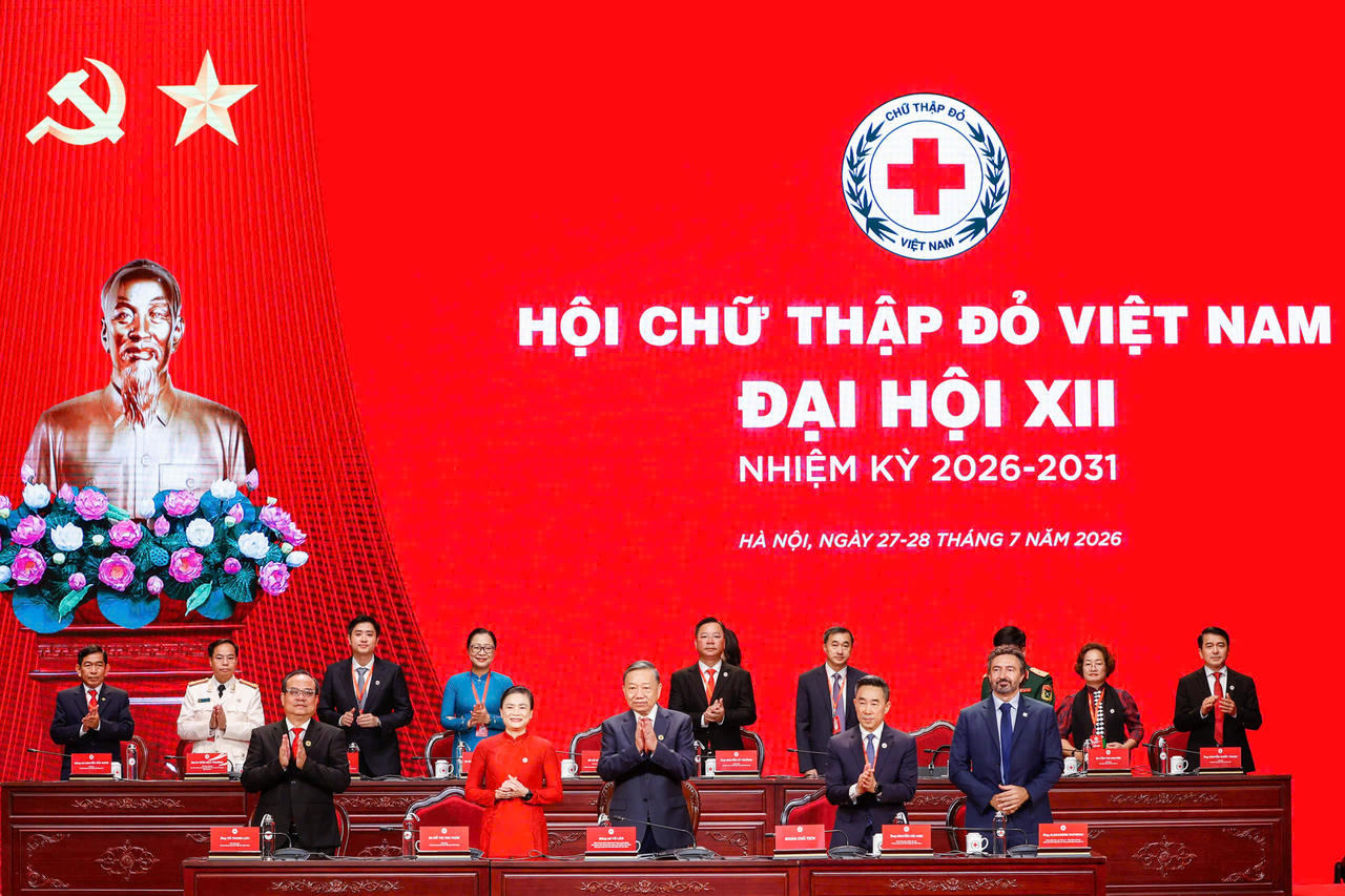 Tổng B&iacute; thư, Chủ tịch nước T&ocirc; L&acirc;m giữ cương vị Chủ tịch Danh dự Hội Chữ thập đỏ Việt Nam c&ugrave;ng Đo&agrave;n Chủ tịch tại Đại hội đại biểu to&agrave;n quốc Hội Chữ thập đỏ Việt Nam lần thứ XII, nhiệm kỳ 2026-2031.(Ảnh trong b&agrave;i: Hội Chữ thập đỏ Việt Nam)