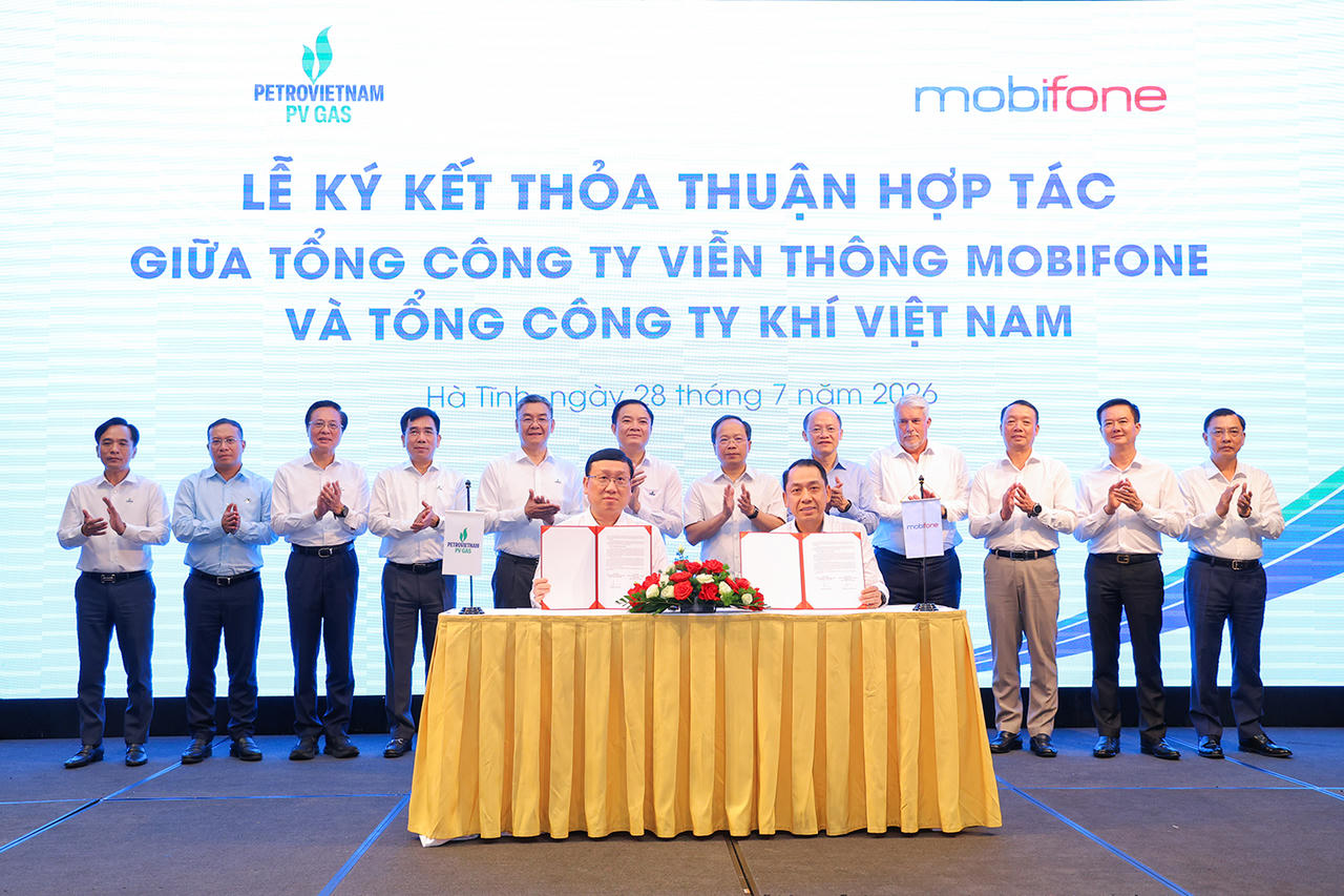 : Lễ k&yacute; thỏa thuận hợp t&aacute;c giữa PV GAS v&agrave; Mobifone.