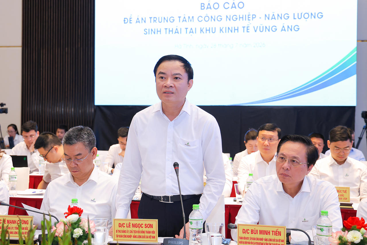 Chủ tịch Petrovietnam L&ecirc; Ngọc Sơn ph&aacute;t biểu tại sự kiện.
