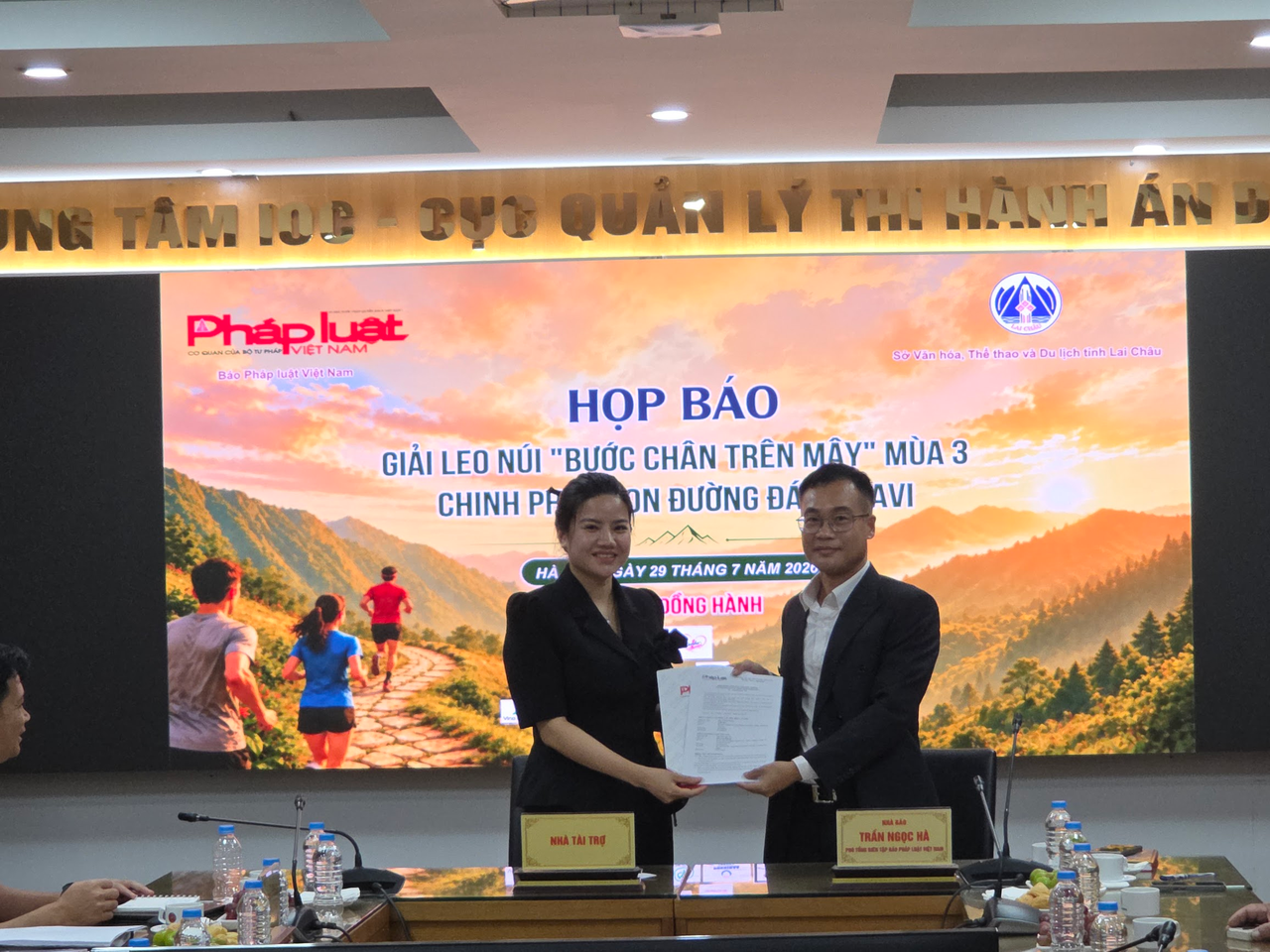 Khởi động Giải leo núi 'Bước chân trên mây' mùa 3, lần đầu mở rộng cho vận động viên toàn quốc