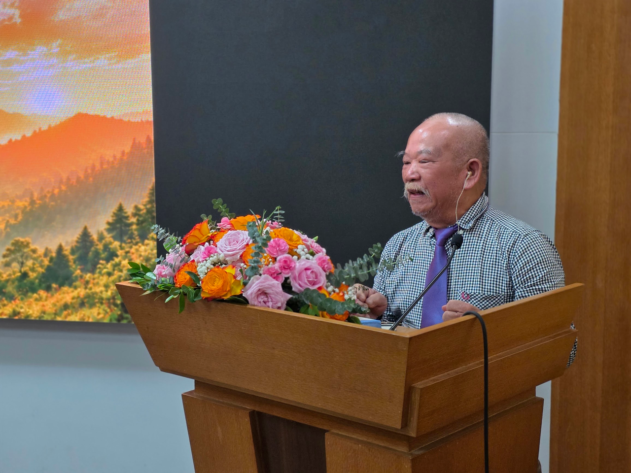 &Ocirc;ng Nguyễn Trọng Th&igrave;n, Đại diện chuỗi Phở Th&igrave;n 13 L&ograve; Đ&uacute;c chia sẻ tại buổi họp b&aacute;o