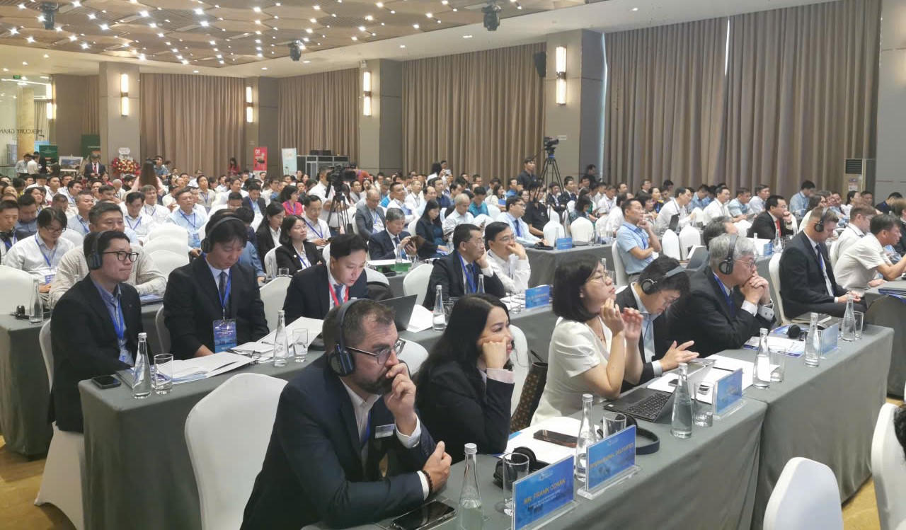 Hội nghị thu h&uacute;t đ&ocirc;ng đảo c&aacute;ctổ chức quốc tế, c&aacute;c chuy&ecirc;n gia, nh&agrave; khoa học tham gia. (Ảnh: C&ocirc;ng Hoan)