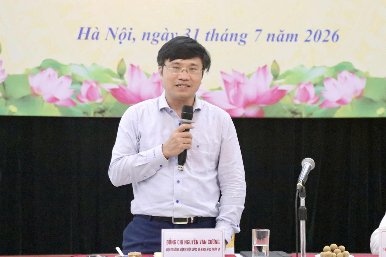 Viện trưởng Viện Chiến lược v&agrave; Khoa học ph&aacute;p l&yacute; Nguyễn Văn Cương ph&aacute;t biểu
