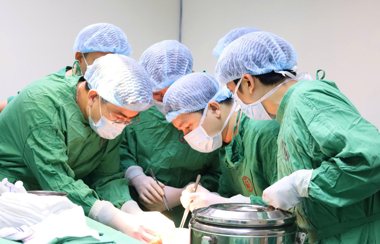 Ca gh&eacute;p thận thứ 8 được thực hiện với sự hỗ trợ của Bệnh viện Việt Đức. (Ảnh: Đơn vị cung cấp)