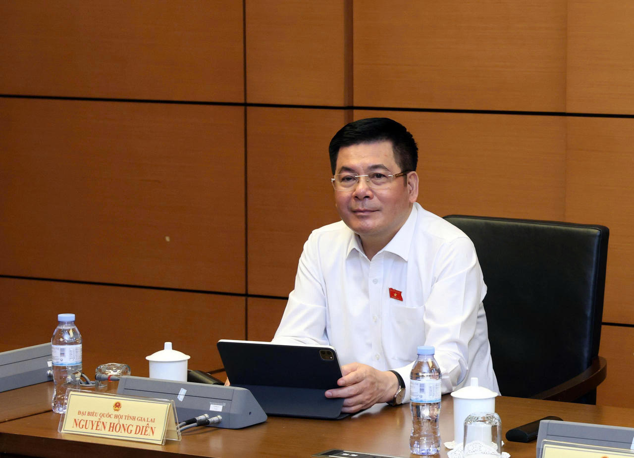 Ph&oacute; Chủ tịch Quốc hội Nguyễn Hồng Di&ecirc;n ph&aacute;t biểu tại phi&ecirc;n họp. Ảnh: Trung Th&agrave;nh