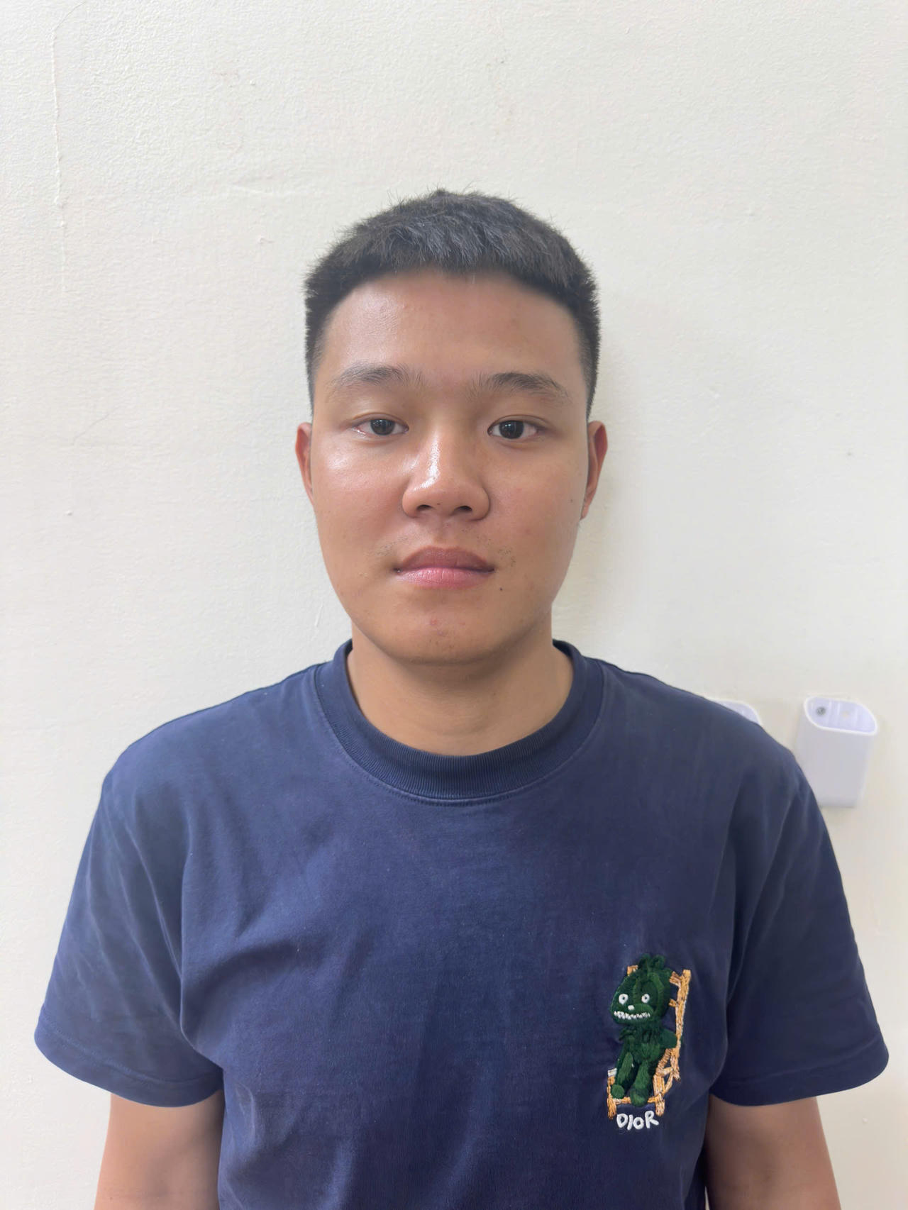 Đối tượng Ho&agrave;ng Xu&acirc;n Đức (SN 2003) bị CQCSĐT CA TP Hải Ph&ograve;ng khởi tố tội &ldquo;Đ&aacute;nh bạc&rdquo; ng&agrave;y 05/8/2026. (Ảnh Quốc An)