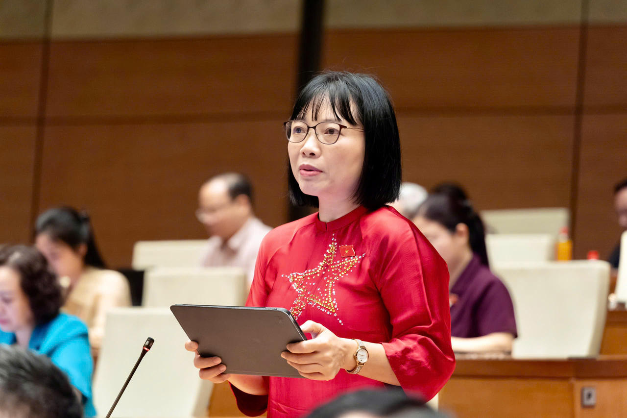 Đại biểu Nguyễn Thị Việt Nga.