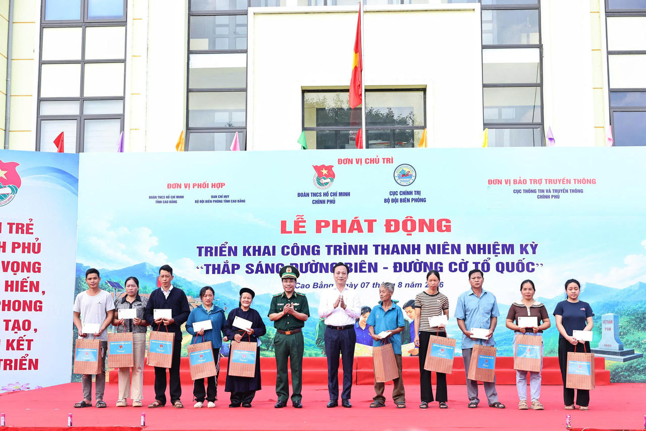 Đo&agrave;n Thanh ni&ecirc;n Ch&iacute;nh phủ ph&aacute;t động triển khai c&ocirc;ng tr&igrave;nh thanh ni&ecirc;n nhiệm kỳ &ldquo;Thắp s&aacute;ng đường bi&ecirc;n &ndash; Đường cờ Tổ quốc&rdquo;