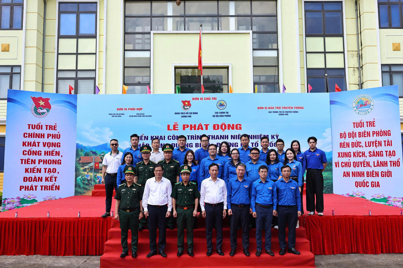 Đo&agrave;n Thanh ni&ecirc;n Ch&iacute;nh phủ ph&aacute;t động triển khai c&ocirc;ng tr&igrave;nh thanh ni&ecirc;n nhiệm kỳ &ldquo;Thắp s&aacute;ng đường bi&ecirc;n &ndash; Đường cờ Tổ quốc&rdquo;