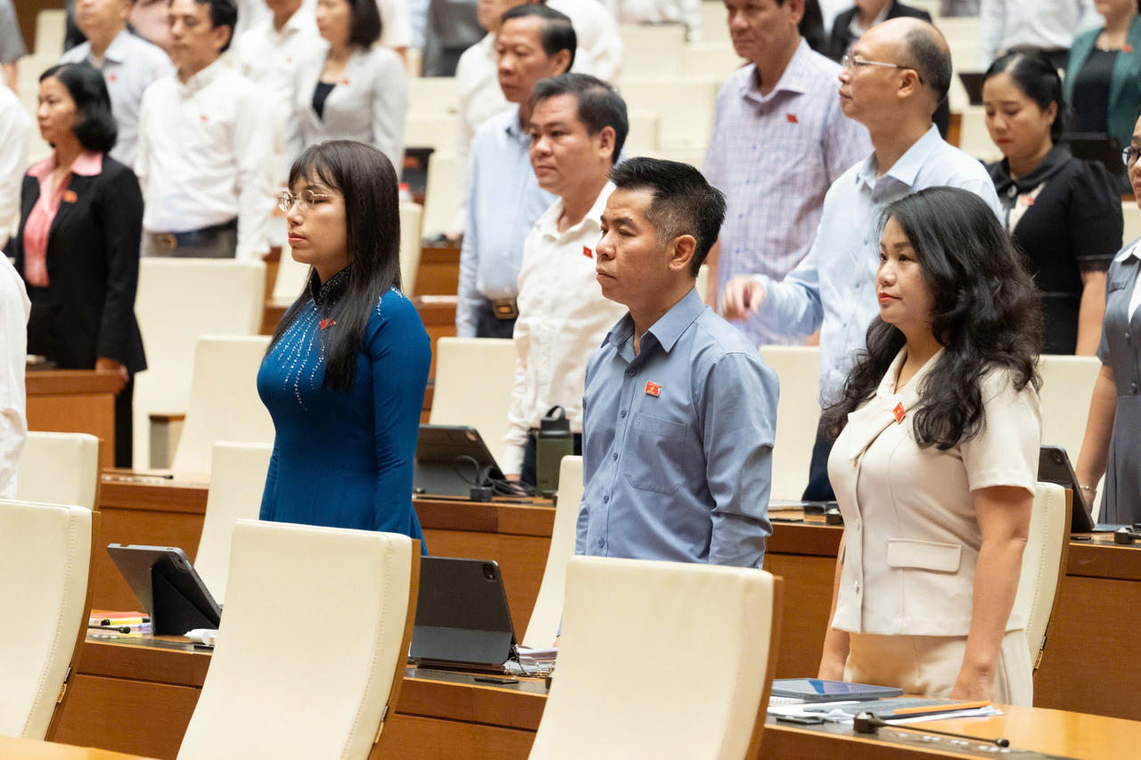 Quốc hội d&agrave;nh ph&uacute;t mặc niệm Chủ tịch Quốc hội L&agrave;o Saysomphone Phomvihane