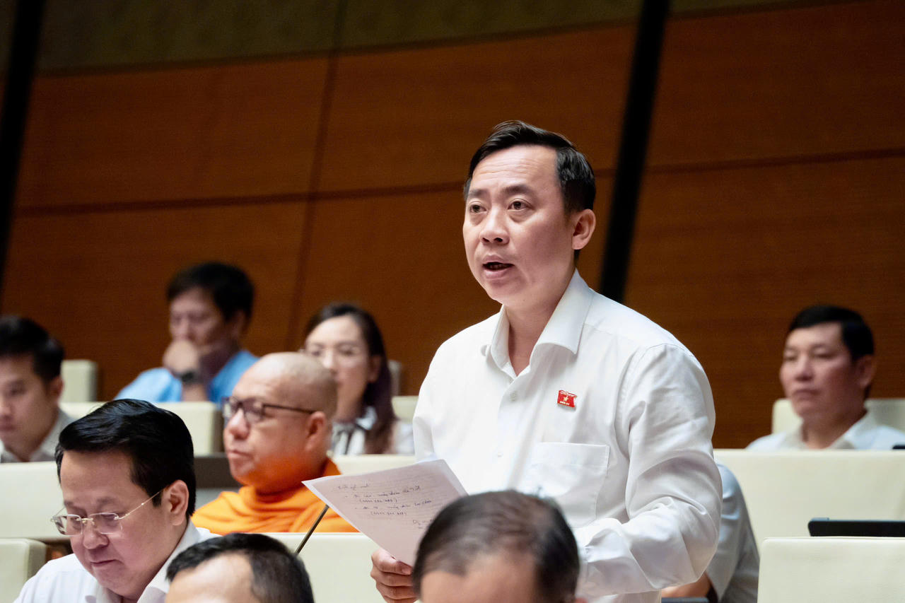 Đại biểu Đ&agrave;o Ch&iacute; Nghĩa