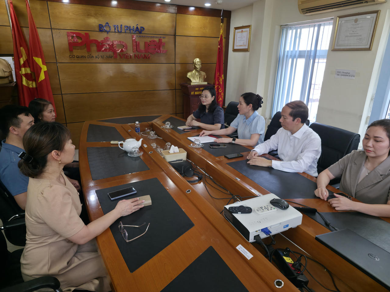 Quang cảnh buổi trao tặng