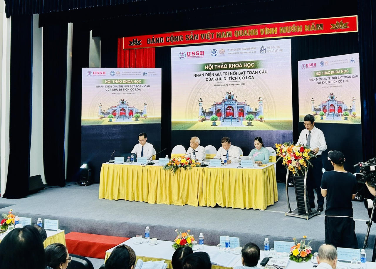 Việc x&acirc;y dựng hồ sơ đề cử Cổ Loa tr&igrave;nh UNESCO kh&ocirc;ng chỉ hướng tới mục ti&ecirc;u t&ocirc;n vinh gi&aacute; trị một di sản lịch sử, văn h&oacute;a, m&agrave; c&ograve;n g&oacute;p phần khẳng định chiều s&acirc;u lịch sử, bản sắc văn h&oacute;a v&agrave; vị thế của Thăng Long - H&agrave; Nội trong tiến tr&igrave;nh văn minh nh&acirc;n loại (Ảnh: Th&ugrave;y Dương).