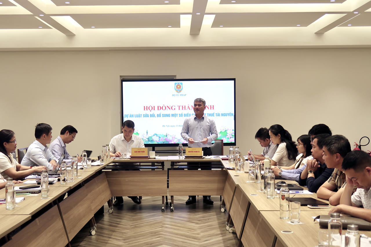Thứ trưởng Nguyễn Thanh T&uacute; ph&aacute;t biểu kết luận buổi thẩm định.