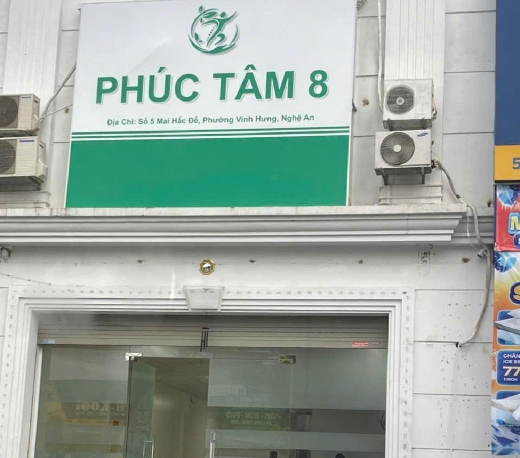 Cơ sở Ph&uacute;c T&acirc;m 8 đăng k&yacute; hoạt động spa nhưng lại điều trị cơ xương khớp. (ảnh C&ocirc;ng an cung cấp)