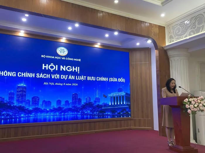 B&agrave; Nguyễn Thị Thu Trang, Ph&oacute; Vụ trưởng Vụ Ph&aacute;p chế, Bộ Khoa học v&agrave; C&ocirc;ng nghệ ph&aacute;t biểu khai mạc hội nghị. (Ảnh: PV)