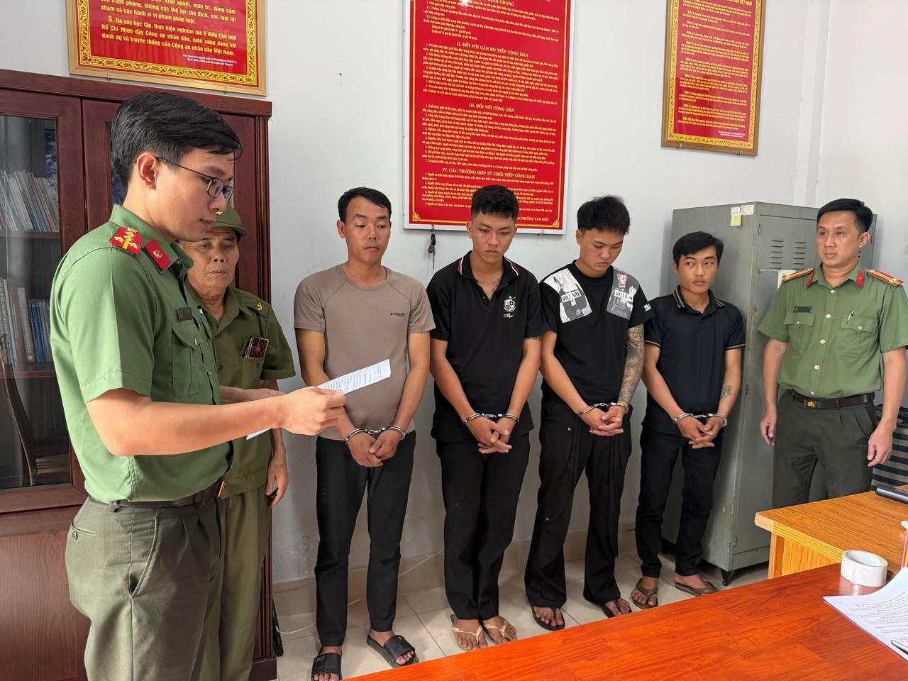 C&aacute;c bị can bị bắt giữ. Ảnh: C&ocirc;ng an cung cấp.