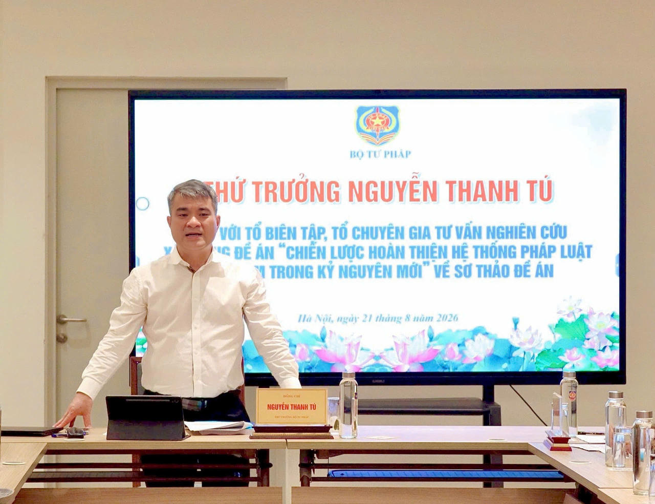 Thứ trưởng Nguyễn Thanh T&uacute;  ph&aacute;t biểu.