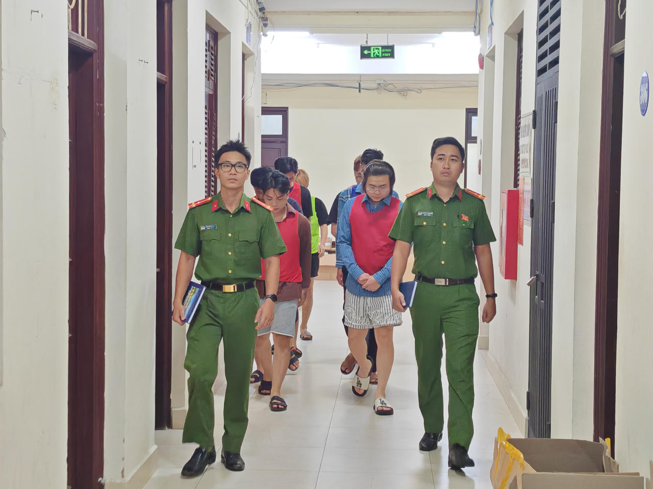 Khởi tố Phạm Tuấn c&ugrave;ng 9 đối tượng do đăng tải c&aacute;c video về giang hồ, bạo lực học đường. (Ảnh: CAHN)
