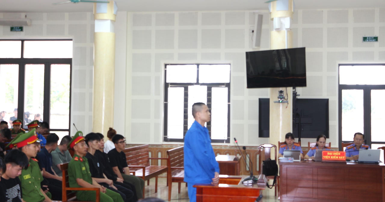 Bị c&aacute;o Nguyễn Hữu Vinh bị truy tố về tội &ldquo;Chứa chấp việc sử dụng tr&aacute;i ph&eacute;p chất ma t&uacute;y&rdquo;. (Ảnh: Minh Phương)