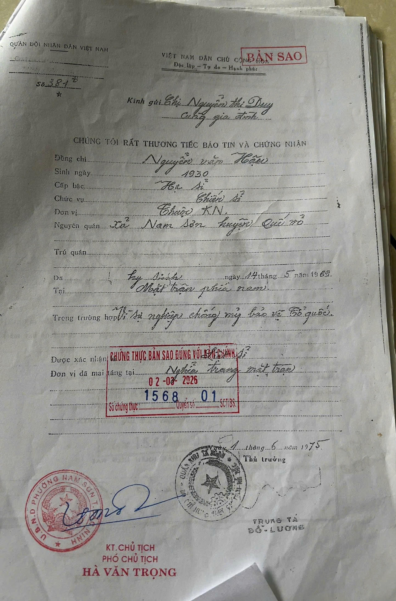 H&eacute; mở danh t&iacute;nh liệt sĩ từ bức ảnh trong phần mộ ở Đ&agrave; Nẵng