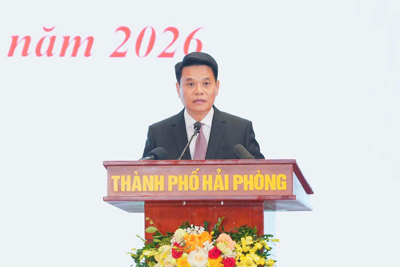 Ủy vi&ecirc;n Trung ương Đảng, B&iacute; thư Th&agrave;nh ủy, Trưởng đo&agrave;n ĐBQH TP Hải Ph&ograve;ng L&ecirc; Ngọc Ch&acirc;u ph&aacute;t biểu tại buổi lễ. (ảnh Đ&agrave;m Thanh)