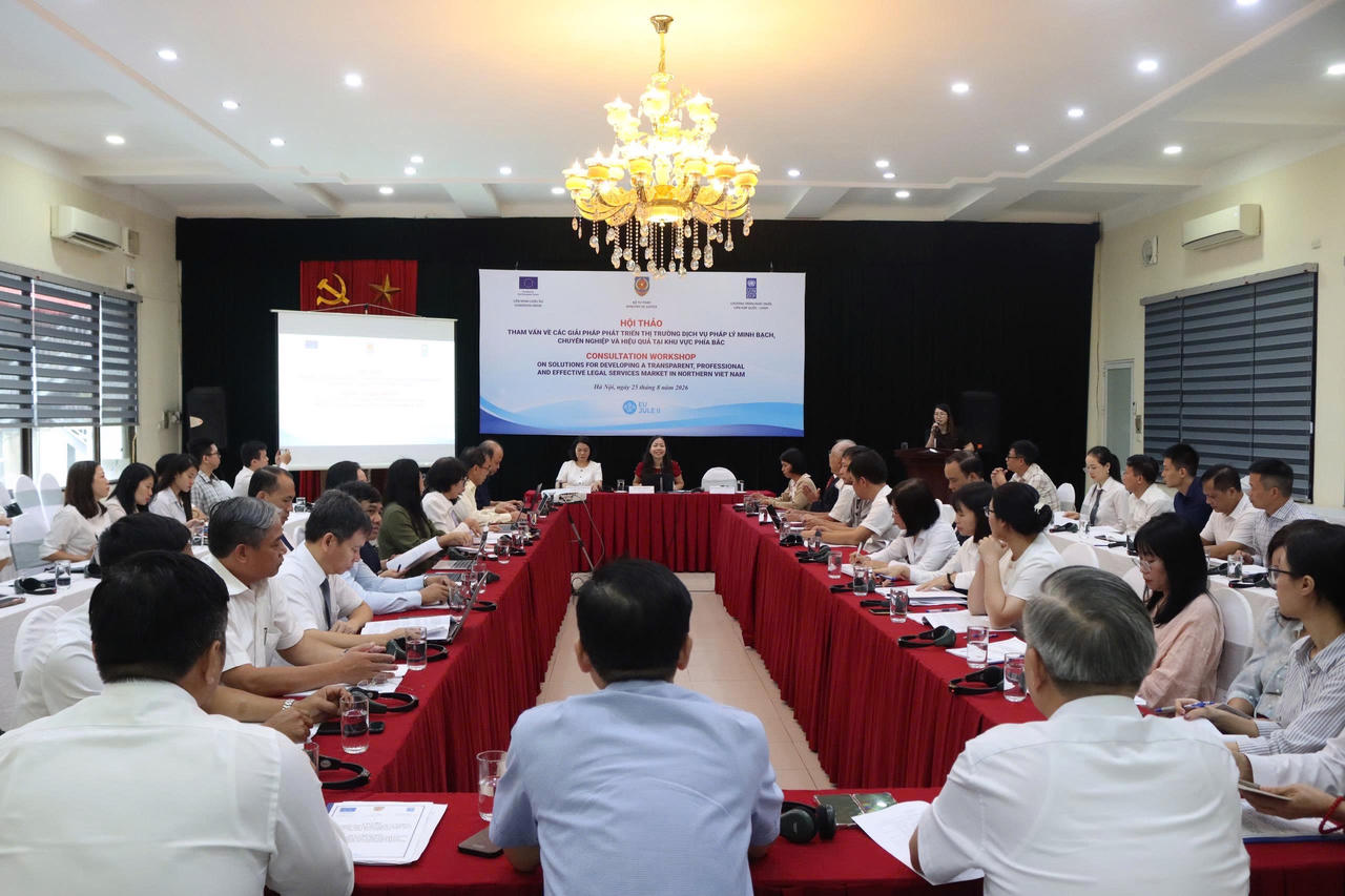Tham vấn giải ph&aacute;p ph&aacute;t triển thị trường dịch vụ ph&aacute;p l&yacute; minh bạch, chuy&ecirc;n nghiệp v&agrave; hiệu quả