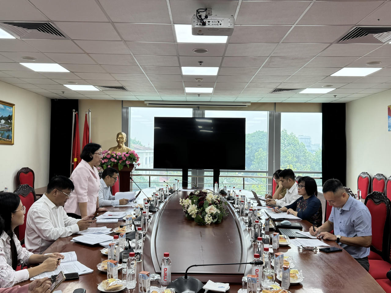 C&aacute;c đại biểu tại cuộc họp.