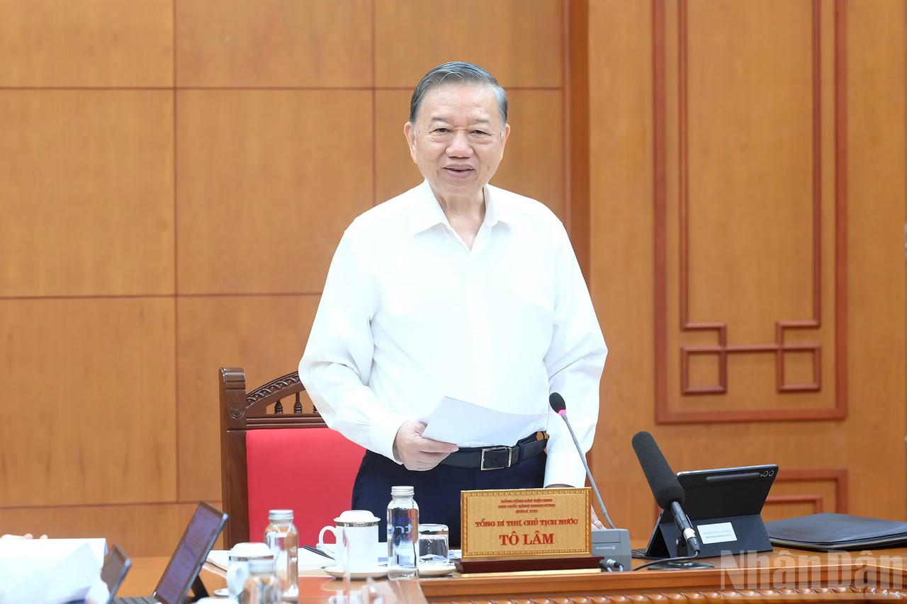 Tổng B&iacute; thư, Chủ tịch nước T&ocirc; L&acirc;m ph&aacute;t biểu chỉ đạo tại cuộc l&agrave;m việc. (Ảnh: nhandan.vn)