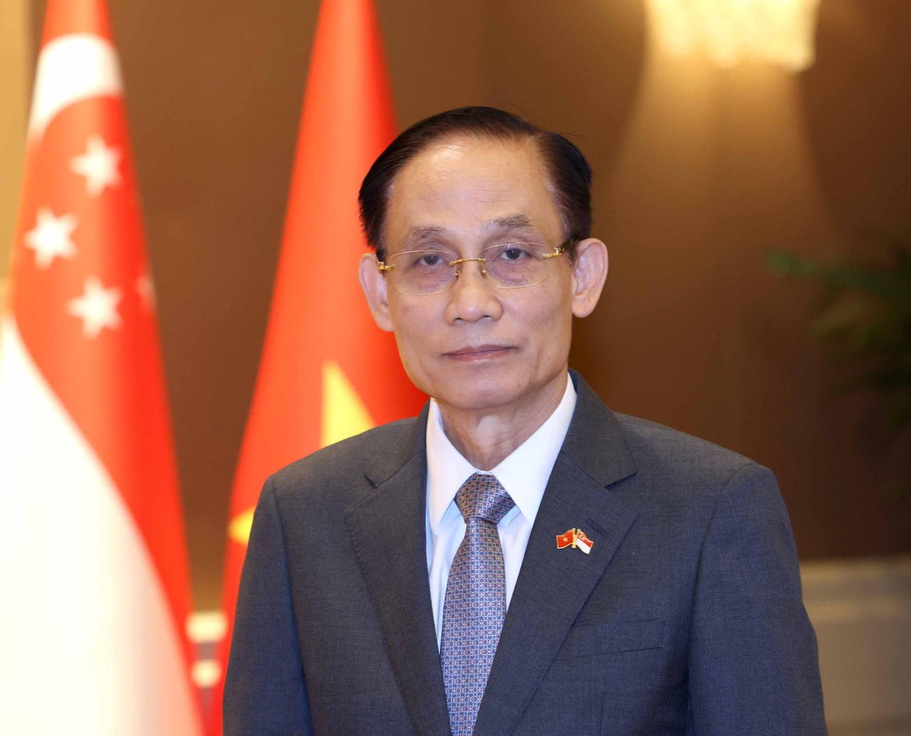 Bộ trưởng Bộ Ngoại giao L&ecirc; Ho&agrave;i Trung.