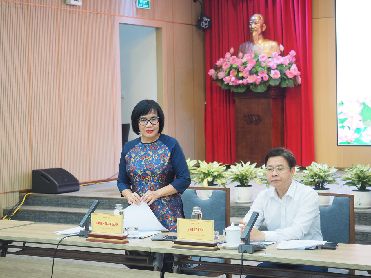 Thứ trưởng Đặng Ho&agrave;ng Oanh kết luận cuộc họp.