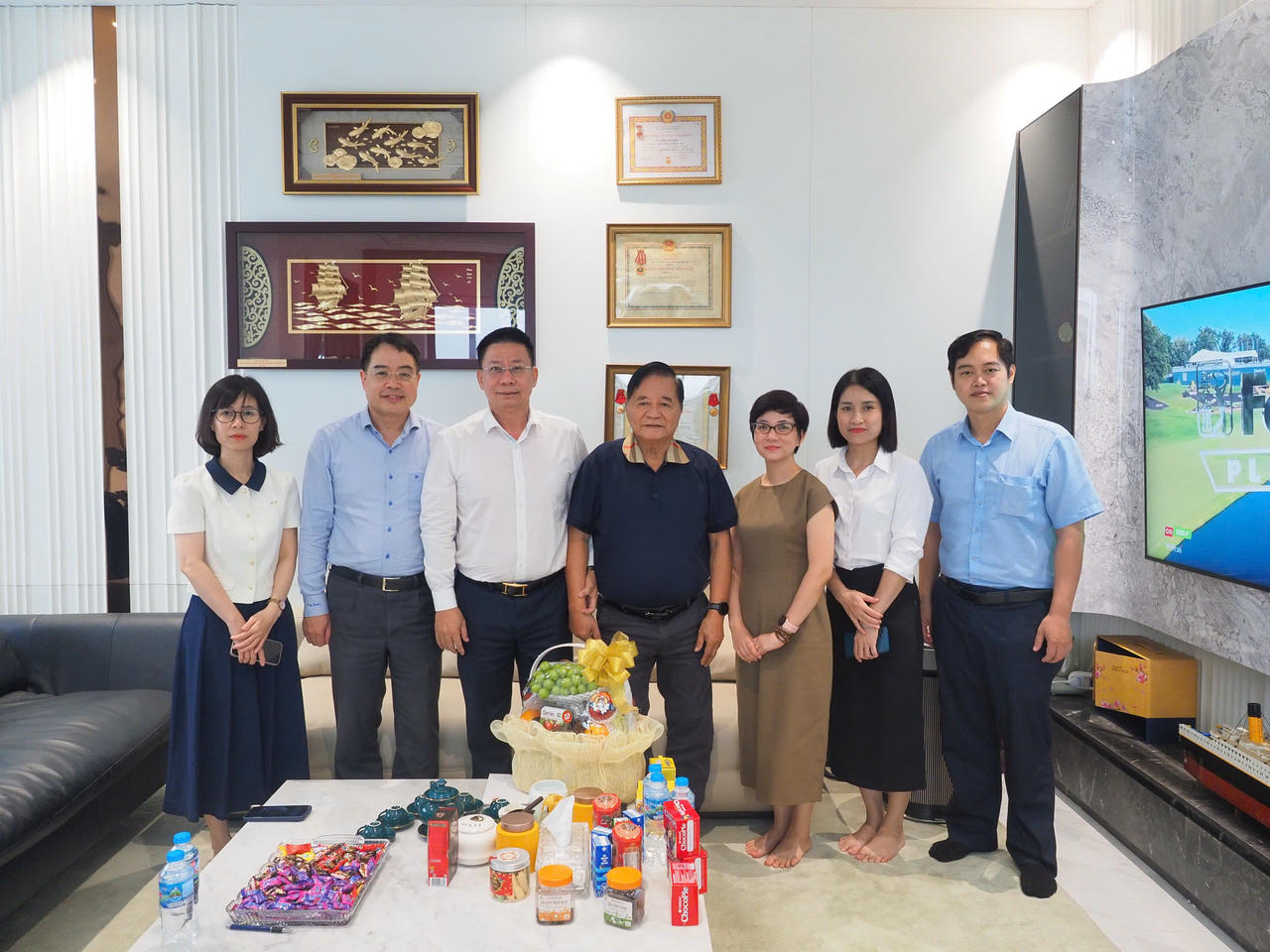 Lãnh đạo Bộ Tư pháp thăm nguyên lãnh đạo Bộ qua các thời kỳ