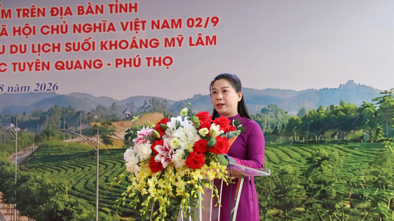 Ph&oacute; B&iacute; thư thường trực Tỉnh ủy Tuy&ecirc;n Quang ph&aacute;t biểu tại buổi lễ. Ảnh: Nguy&ecirc;n Đức.