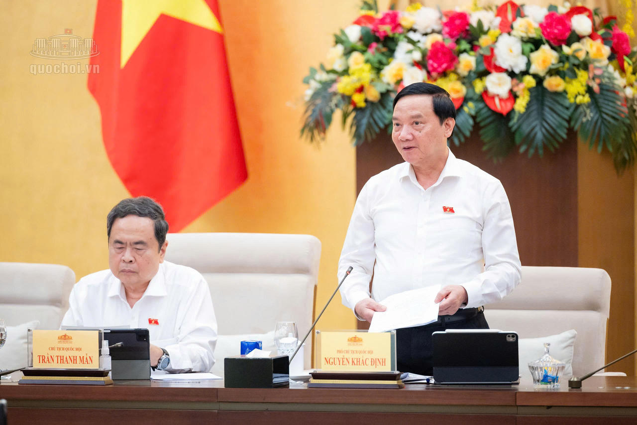 Ph&oacute; Chủ tịch Quốc hội Nguyễn Khắc Định kết luận nội dung l&agrave;m việc.
